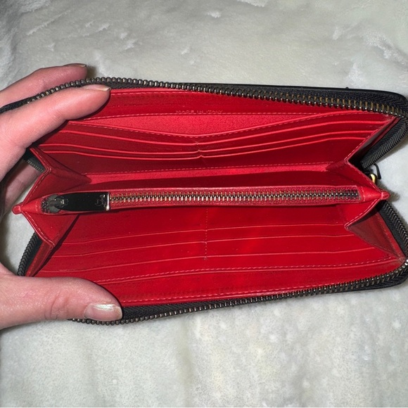 Christian Louboutin Red Leather Interior - Picture 3 of 7